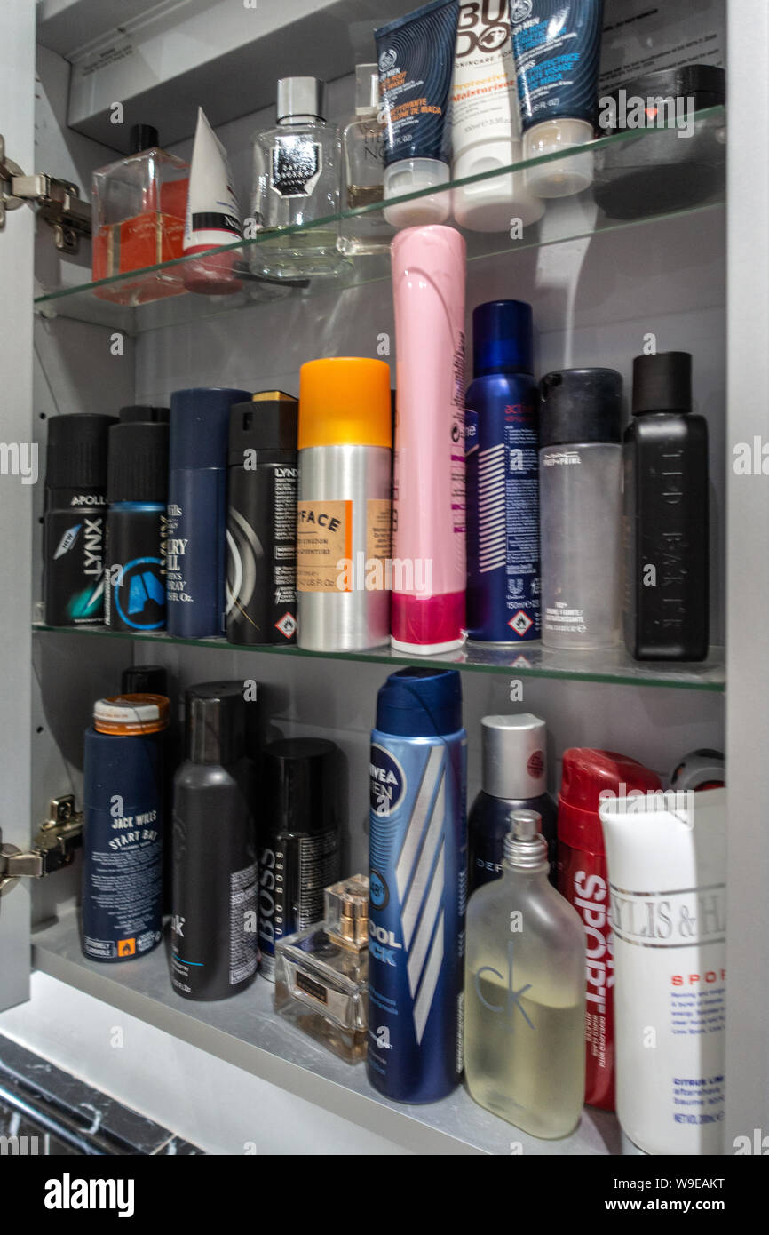 mans toiletries in bathroom Stock Photo Alamy