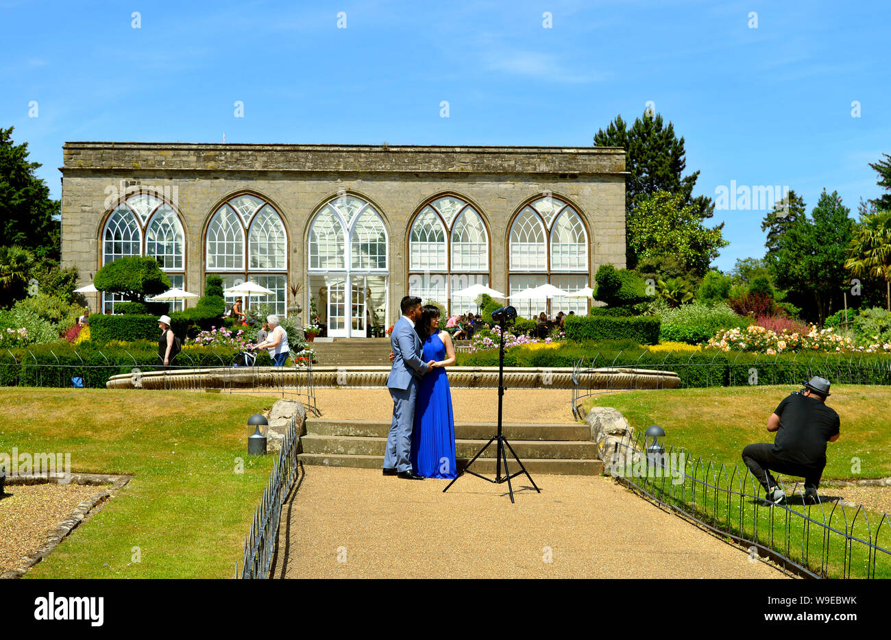 Medieval couple in castle hi-res stock photography and images - Alamy