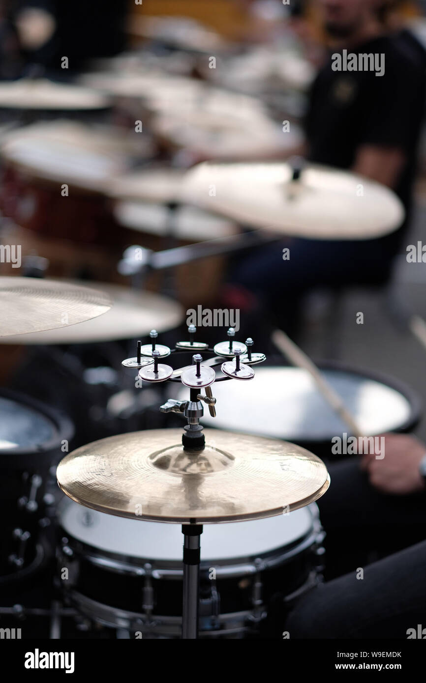 Large bass drum hi-res stock photography and images - Alamy