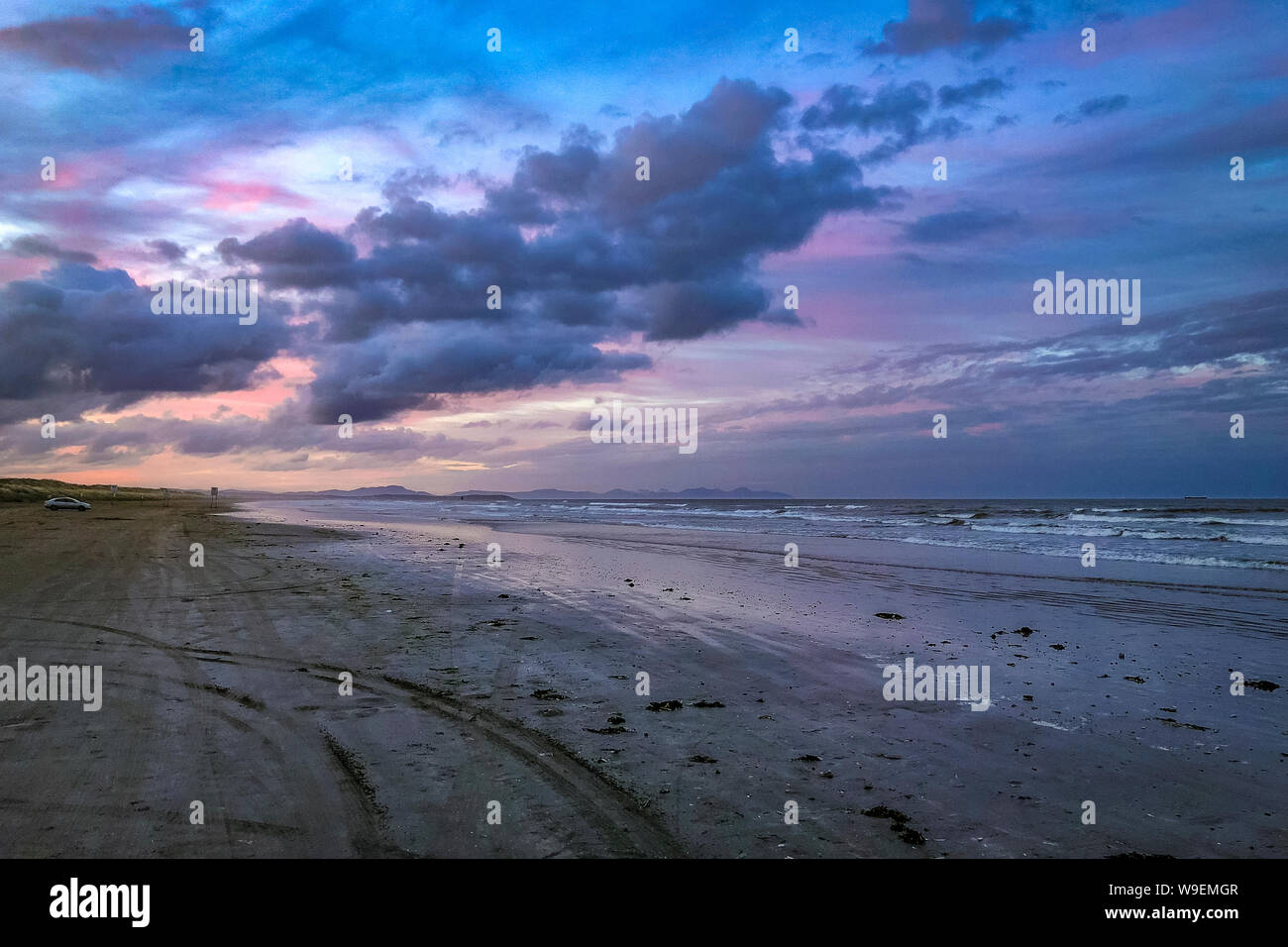 What companies run services between Laytown, Ireland and important prehistoric landscapes dating from the Neolithic period, including the Laytown to Bettystown - 2 ways to travel via bus, taxi, and foot