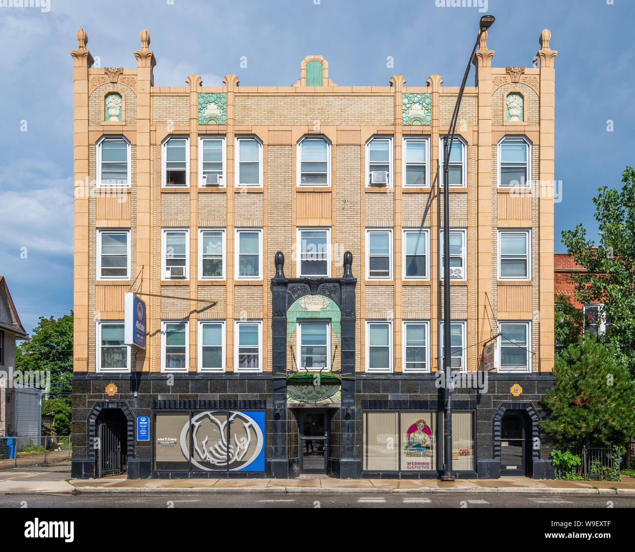 Art deco apartment building in the Irving Park neighborhood Stock Photo