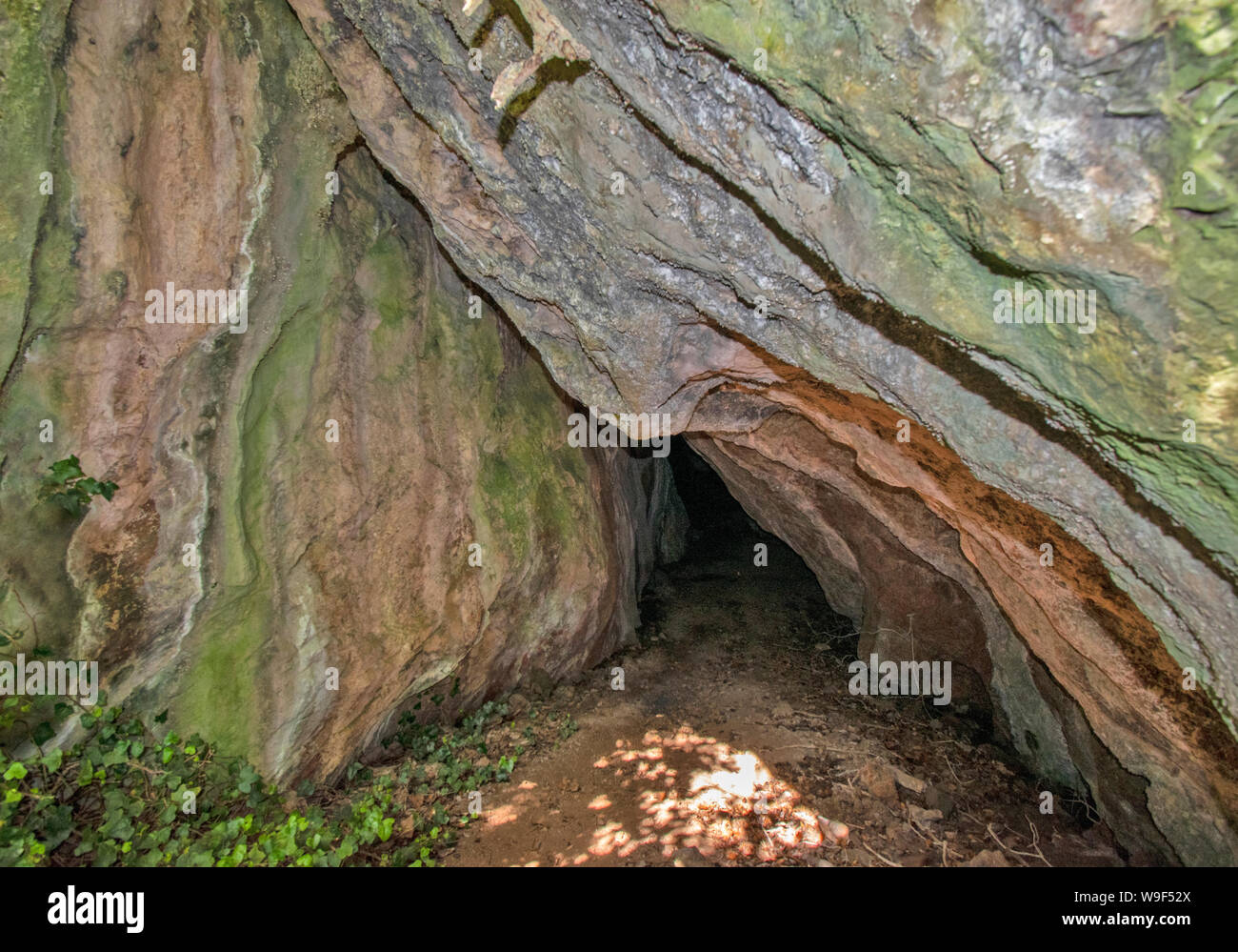 ROSEMARKIE BLACK ISLE ROSS AND CROMARTY SCOTLAND THE ENTRANCE TO IVY CAVE INTERIOR Stock Photo