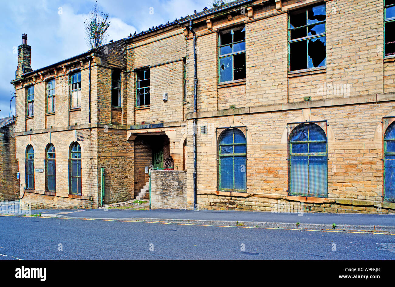 Run Down Building Street, Bradford, England Stock Photo Alamy