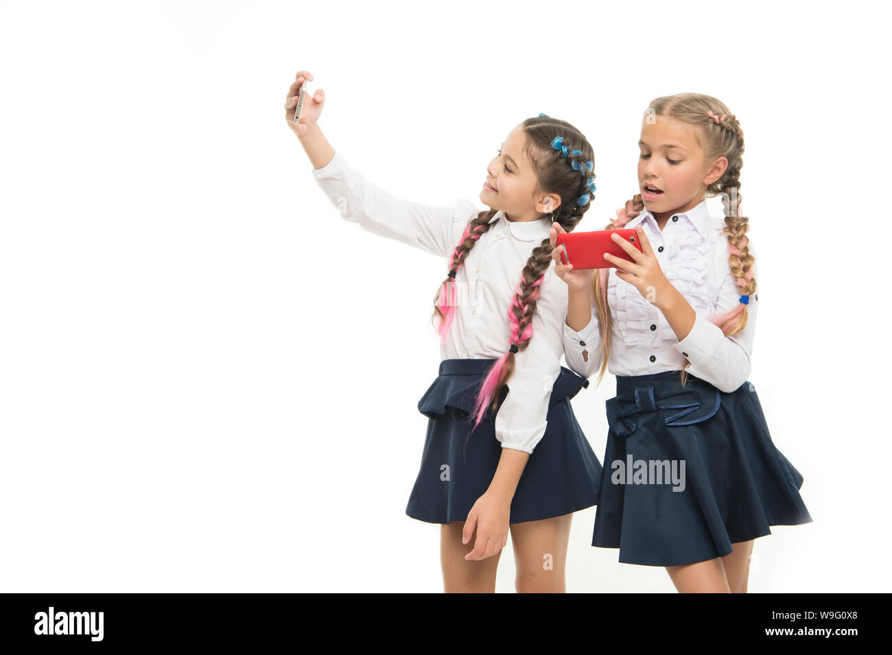 корейская японская школьная форма косплейщица. Schoolgirl used. школьная форма в американских сериалах. девочки подростки в примерочной. Schoolgirl used.