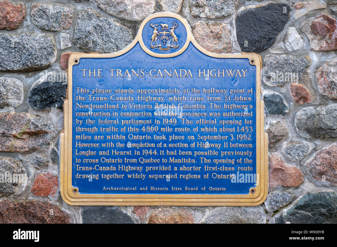 An Ontario Government Trans Canada Highway Historic Plaque Marking The Halfway Point Between St John’s Newfoundland And Victoria British Columbia. Stock Photo