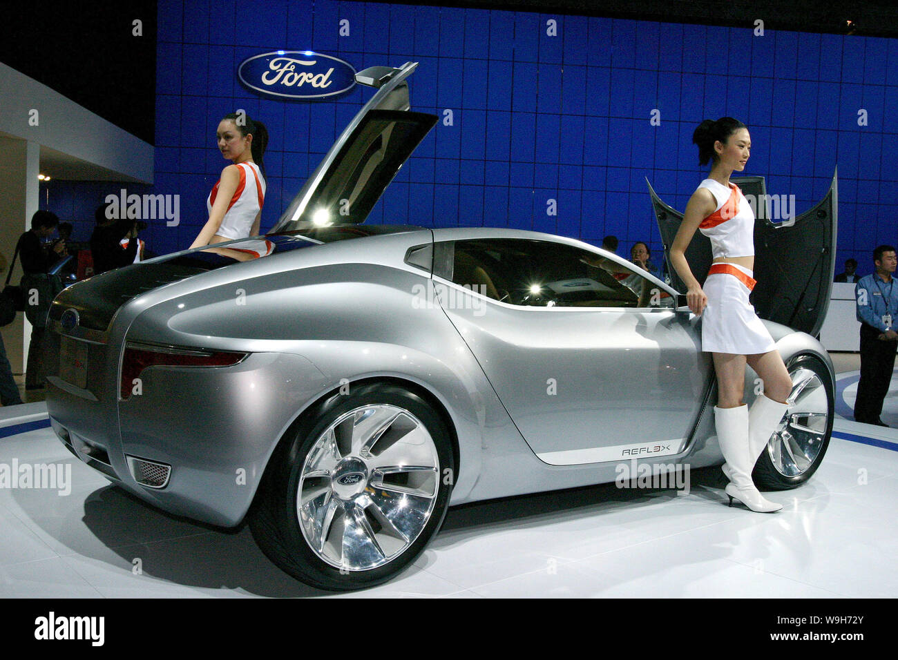 Ford iosis concept at Beijing International Automotive Exhibition in Beijing, November 18, 2006  Profits of Chinas automobile industry rose 46 percent Stock Photo