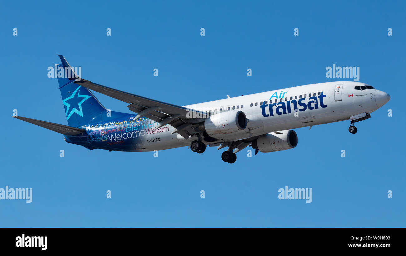 Air Transat Boeing 737-8NG landing at Toronto Pearson Intl. Airport on clear day. Stock Photo