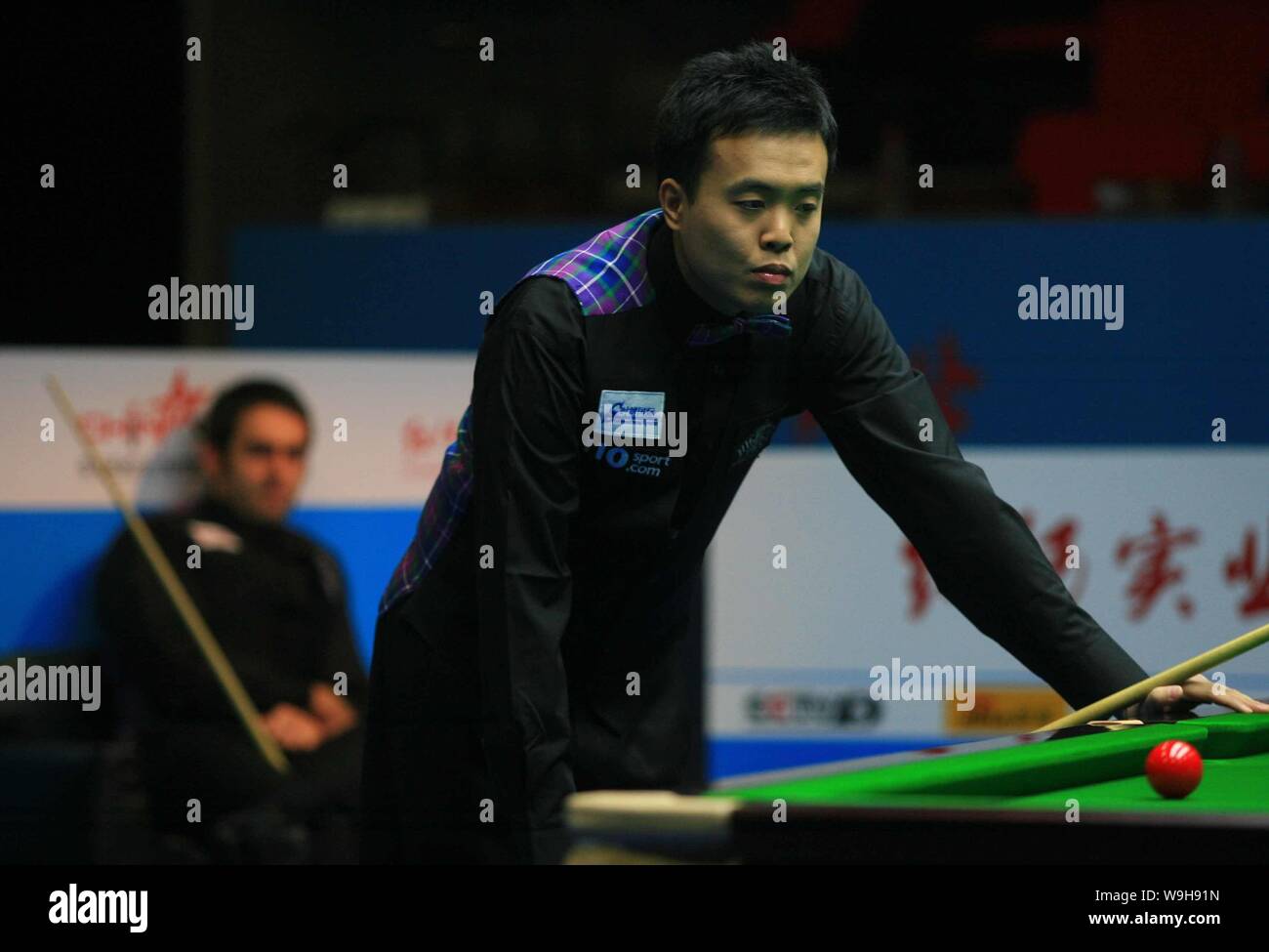 Match against ronnie o sullivan hi-res stock photography and images