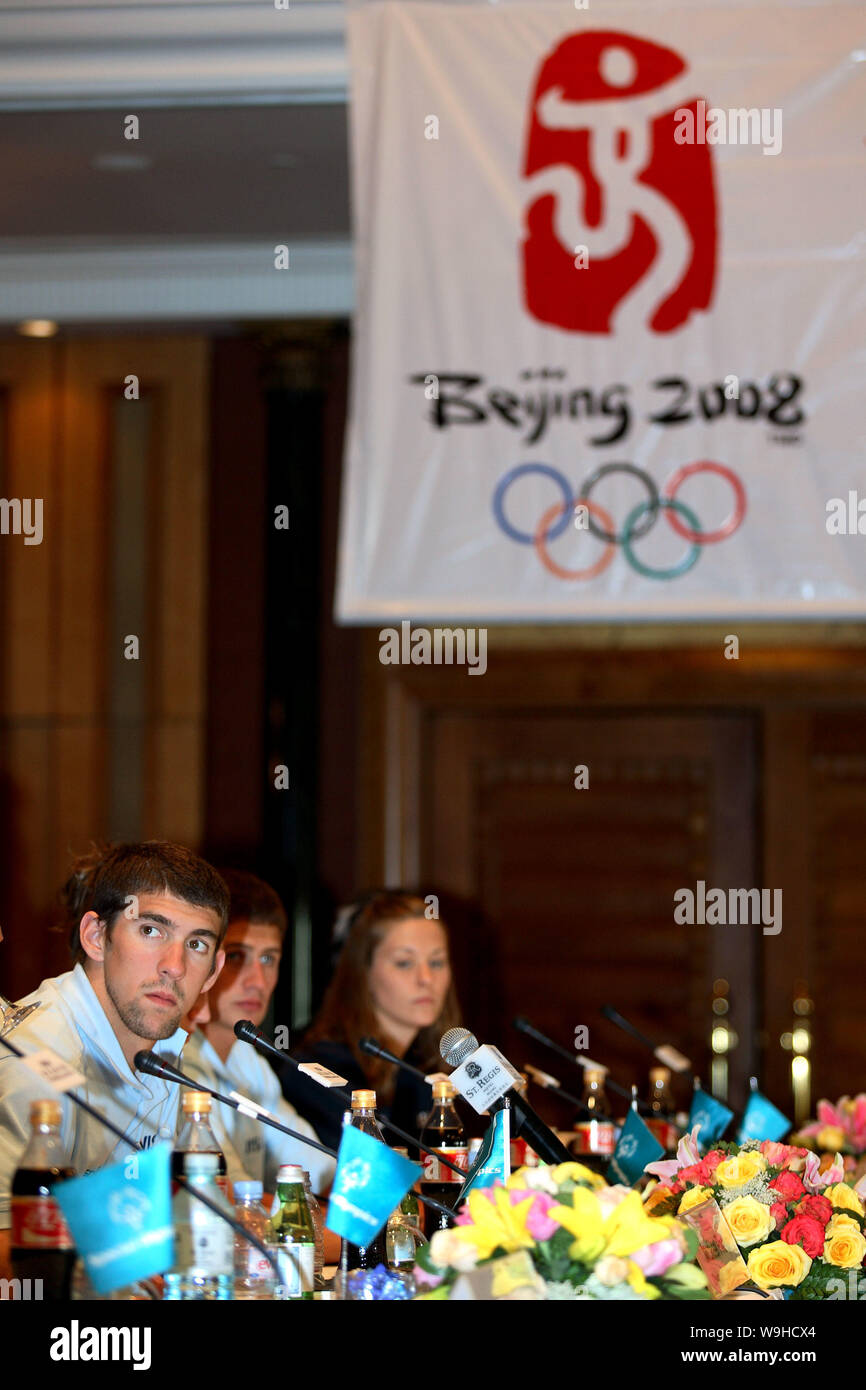 US swimmer Michael Phelps(left), who won a record 7 gold medals in the