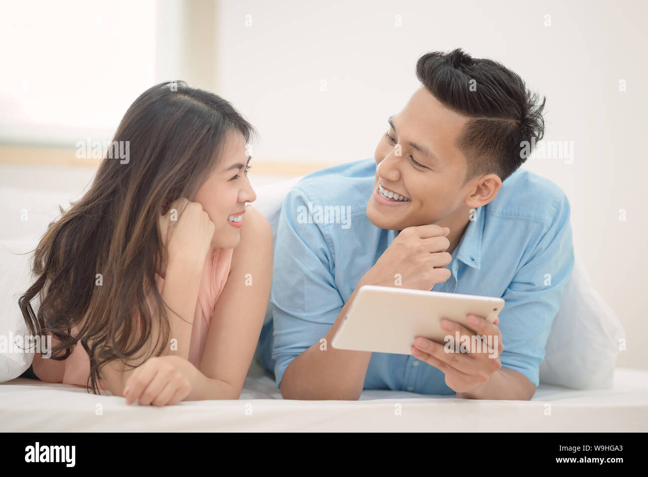 Enjoy using. Black woman thinks laptop. Enjoy using. Человек за ноутбуком. Enjoy using.