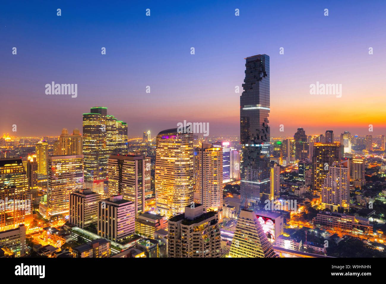 Cityscape view of Bangkok modern office business building in business ...