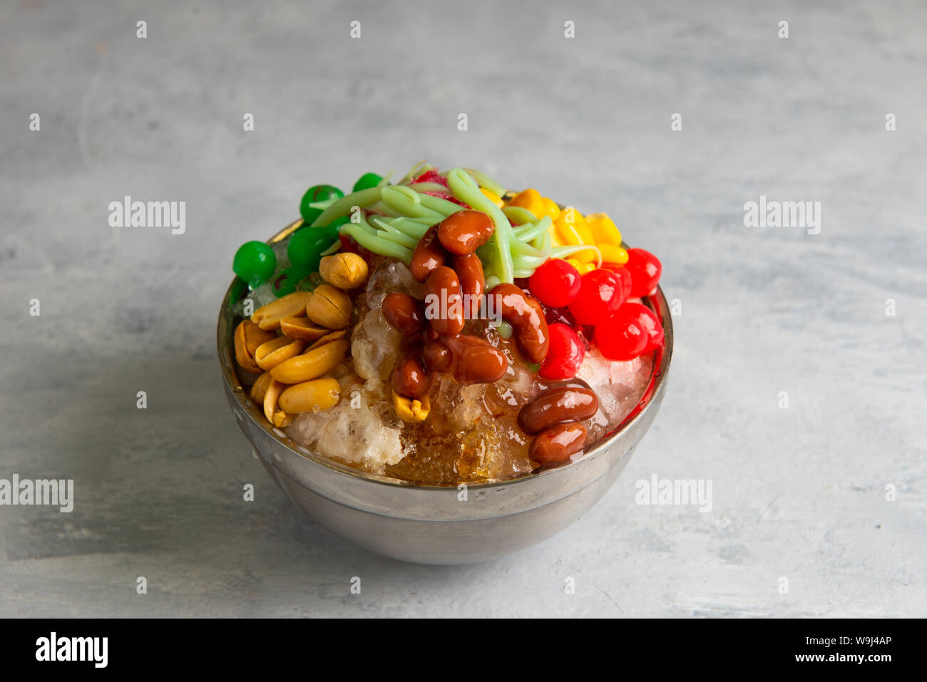 shaved ice dessert, malaysia style Stock Photo Alamy