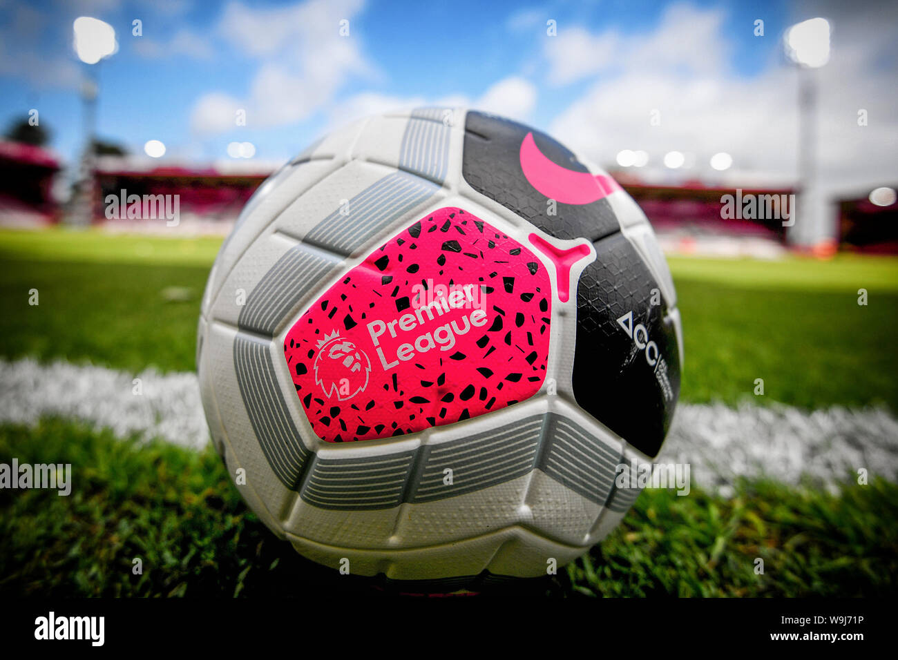 Nike Merlin, Official Premier League ball for the 2019/20 season - AFC  Bournemouth v Sheffield United, Premier League, Vitality Stadium,  Bournemouth, UK - 10th August 2019 Editorial Use Only - DataCo restrictions  apply Stock Photo - Alamy