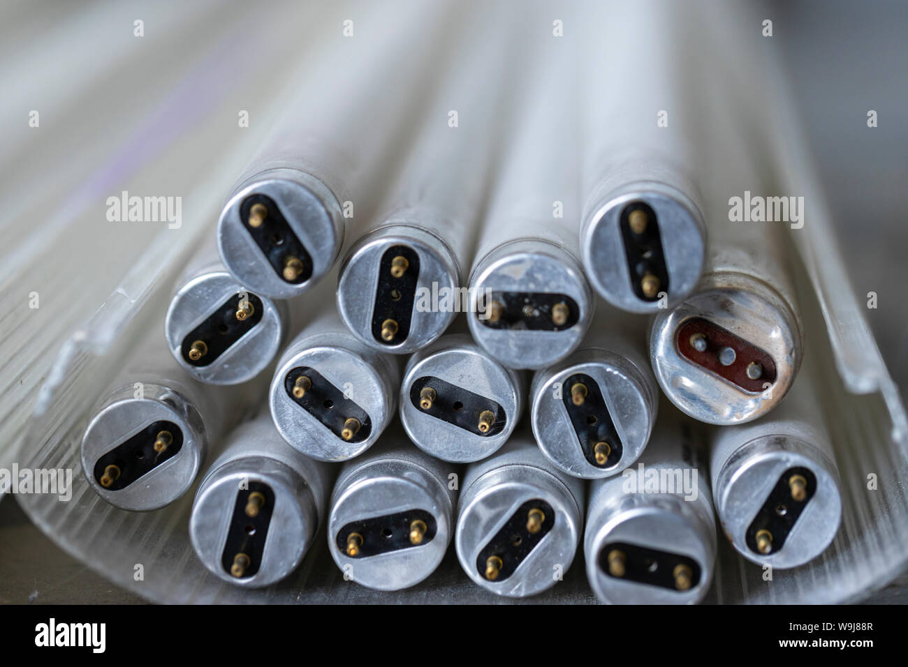Fluorescent light tubes hires stock photography and images Alamy