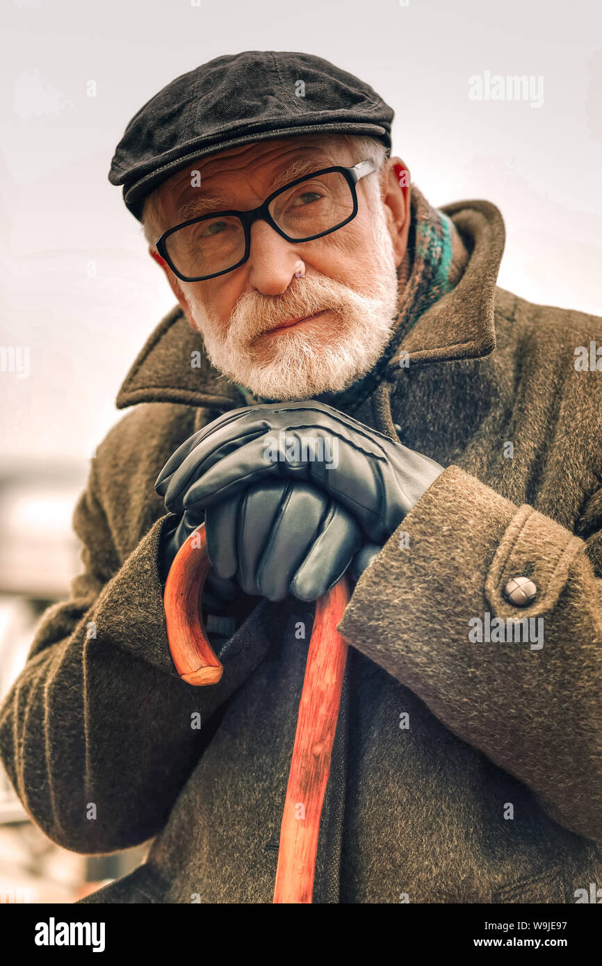 Portrait lonely old man sad hi-res stock photography and images - Alamy