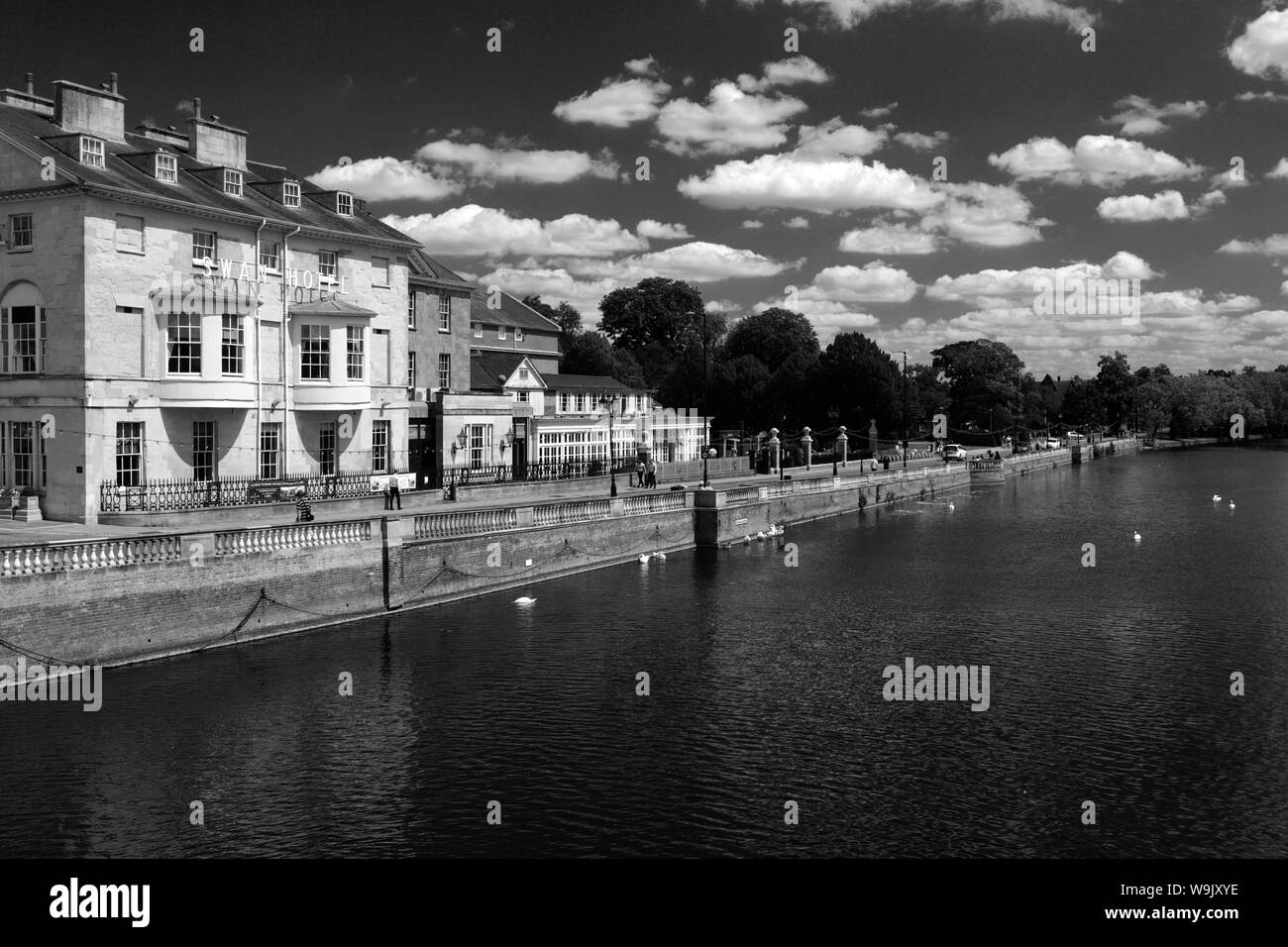 Swan hotel bedford bedfordshire Black and White Stock Photos & Images -  Alamy