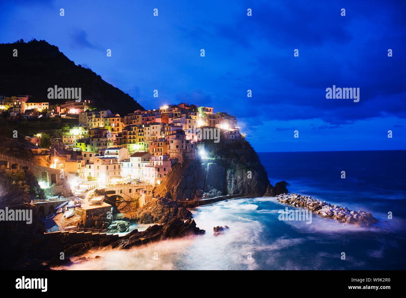 Clifftop village of Manarola, Cinque Terre, UNESCO World Heritage Site, Liguria, Italy, Europe Stock Photo