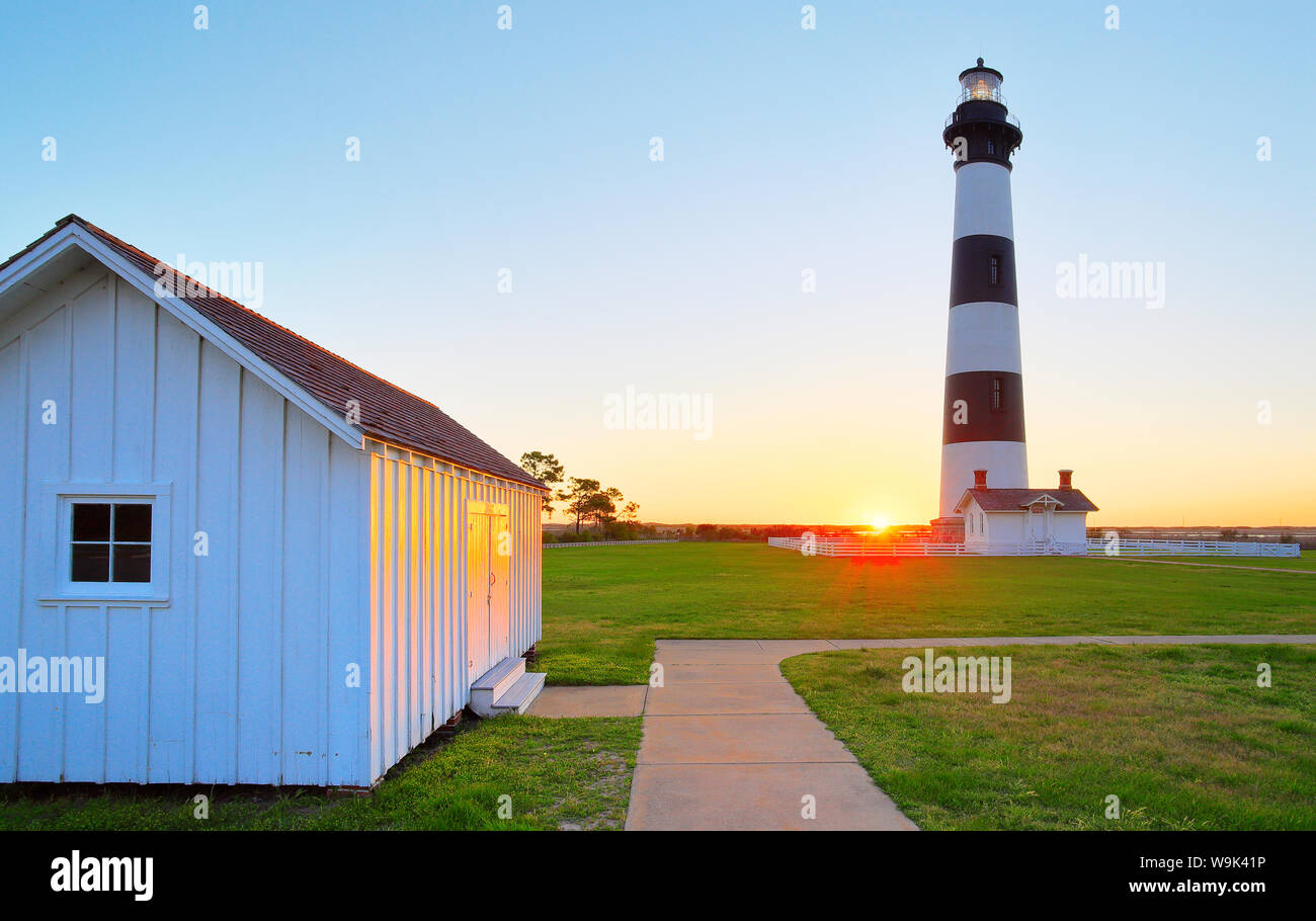 sunrise-bodie-island-lighthouse-cape-hatteras-national-seashore