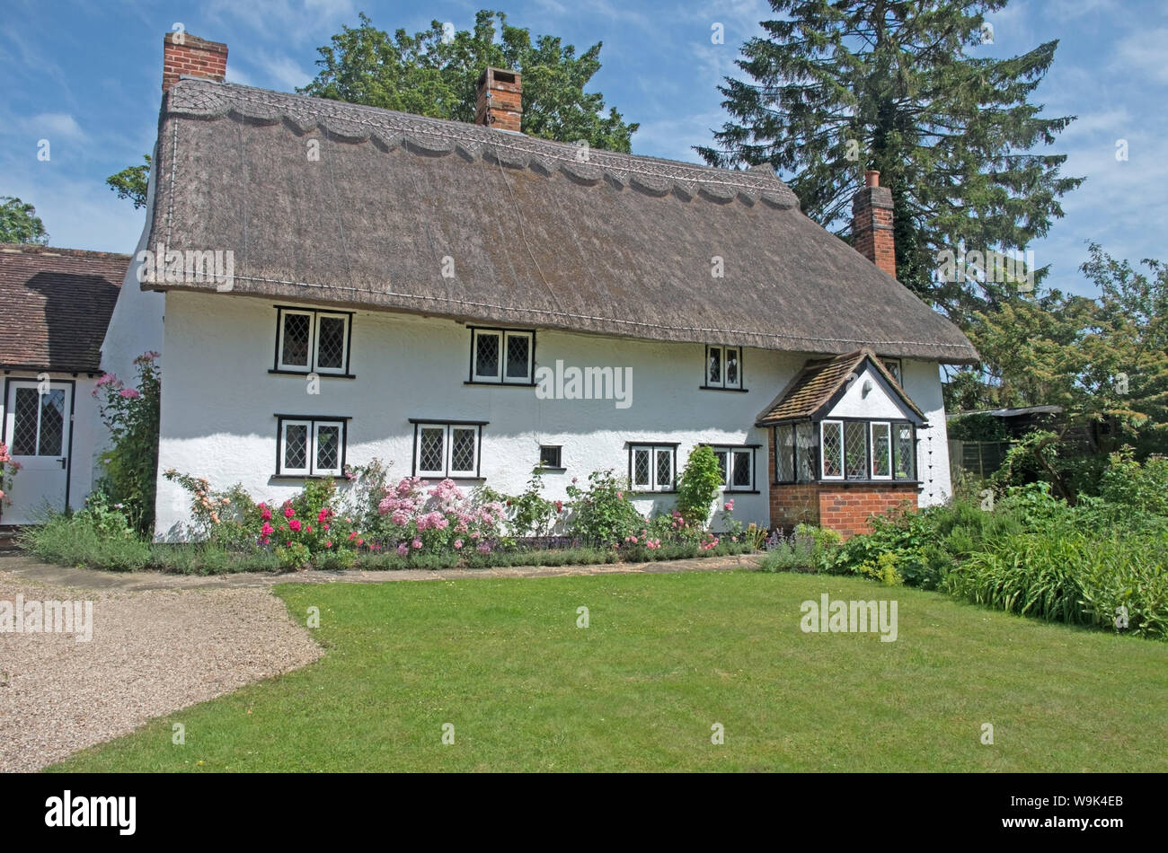 Hatfield Broad Oak Essex Thatch Cottage Stock Photo Alamy