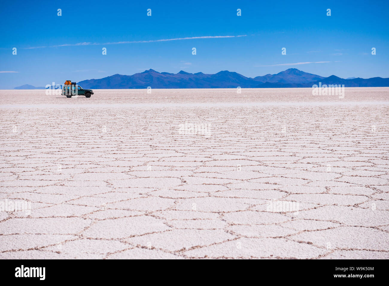 A 4WD tour of Uyuni Salt Flats (Salar de Uyuni), Uyuni, Bolivia, South America Stock Photo