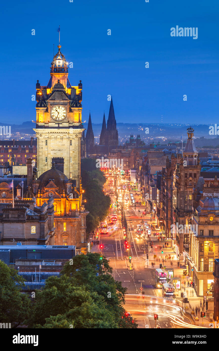 Edinburgh city centre at night hi-res stock photography and images - Alamy