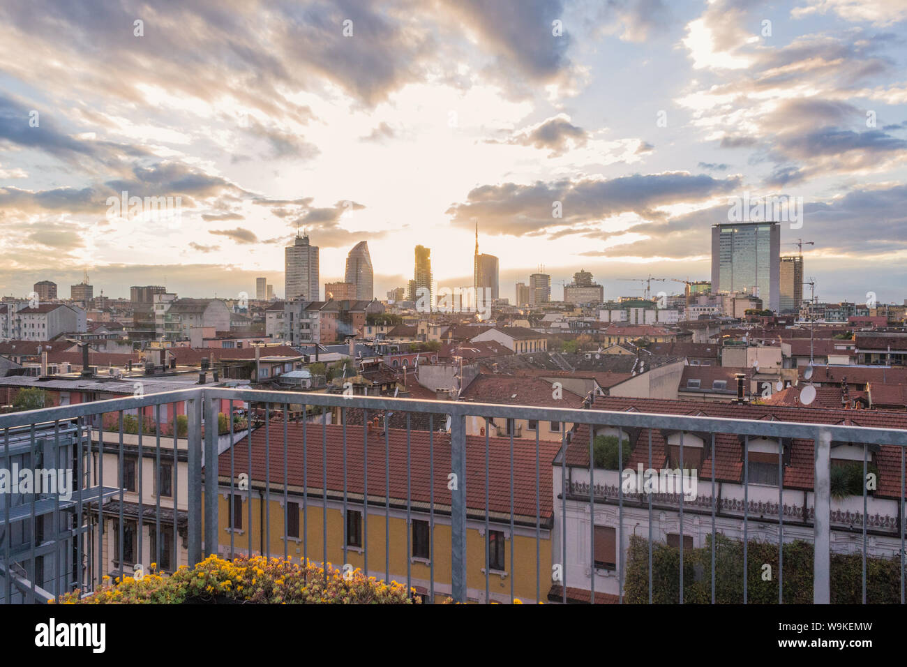 City life milano sunset hi-res stock photography and images - Alamy