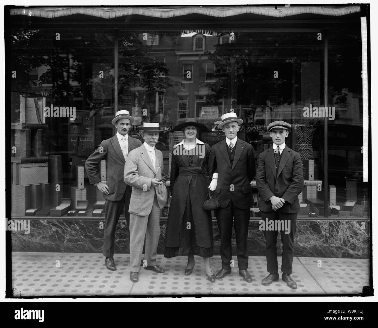 ANDREWS PAPER COMPANY EMPLOYEES Stock Photo Alamy