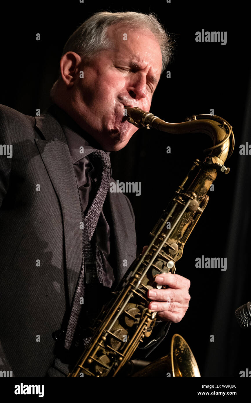Scott Sax Scott hamilton musician hi-res stock photography and images - Alamy