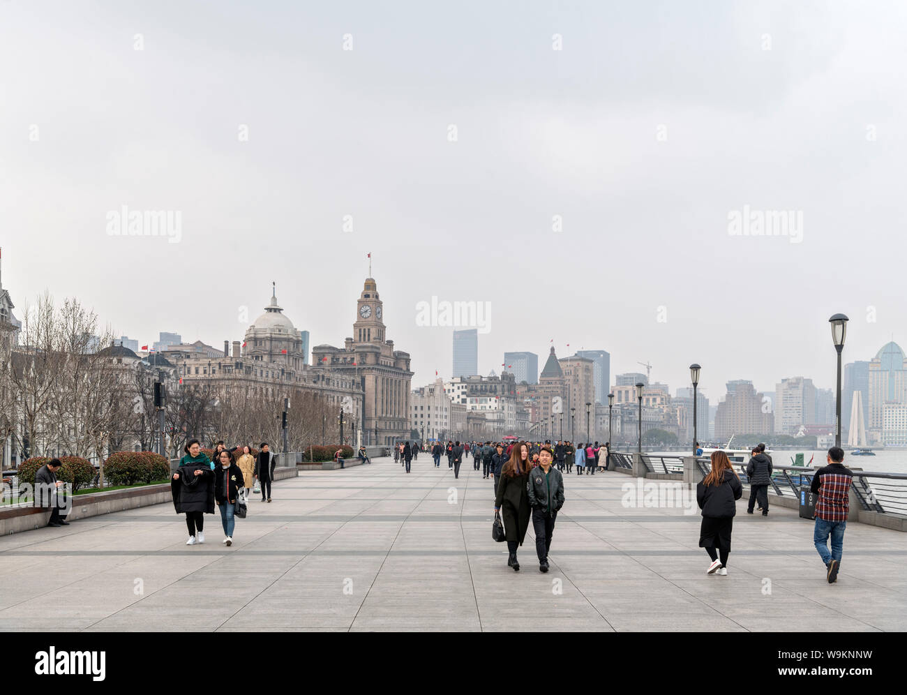 The Bund (Waitan) and Huangpu River in early March 2019 when the AQI (Air Quality Index) was over 200, Shanghai, China Stock Photo