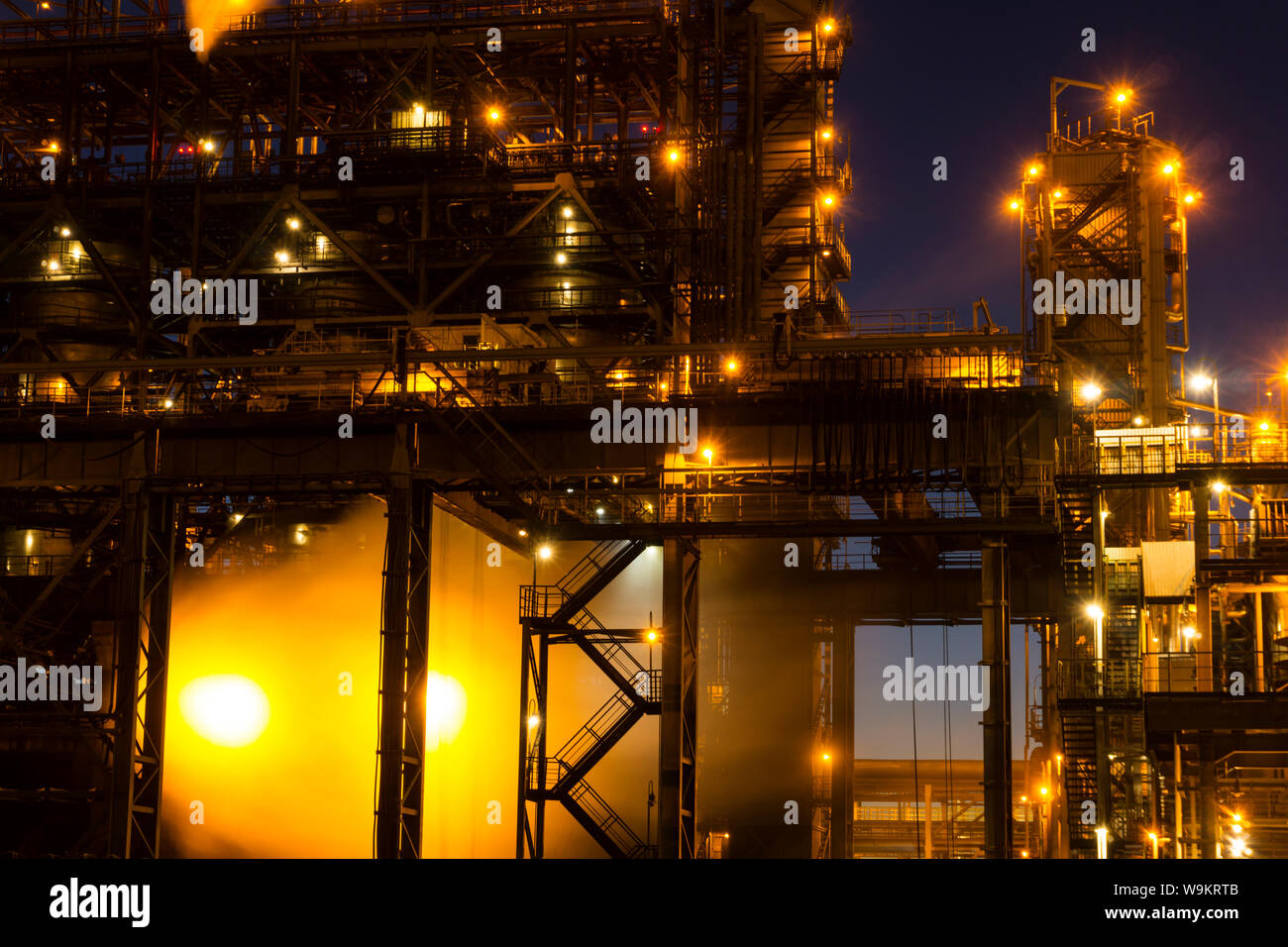 Chemical plant night hi-res stock photography and images - Alamy