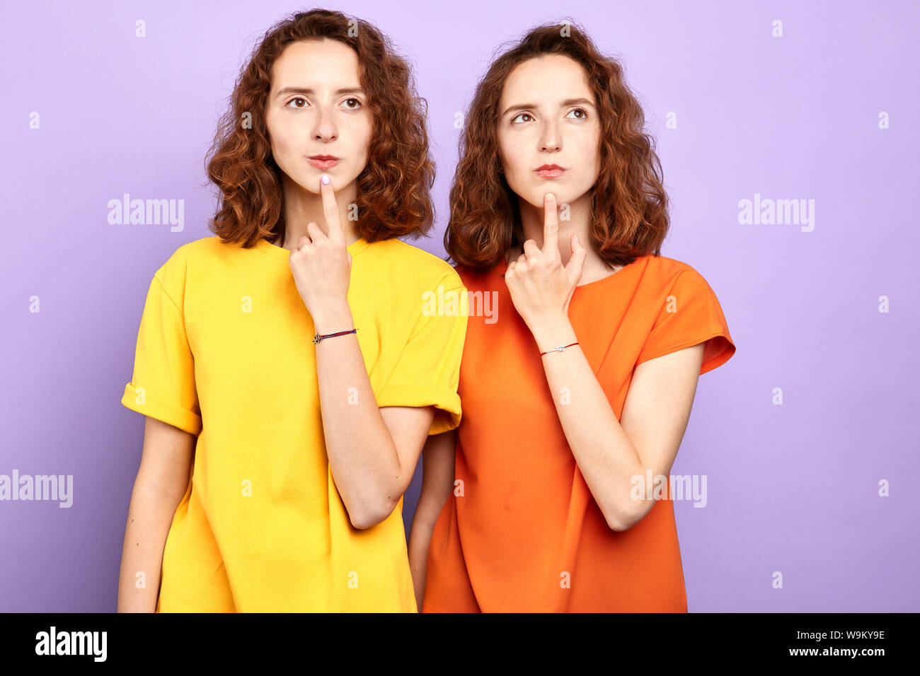 Adult identical twins hi-res stock photography and images - Page 3 - Alamy