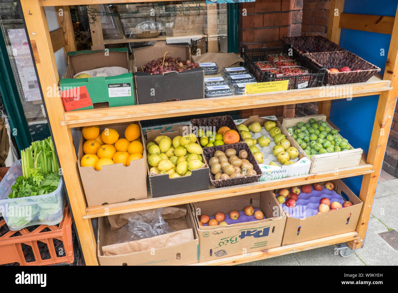Uk recycling glas hires stock photography and images Alamy
