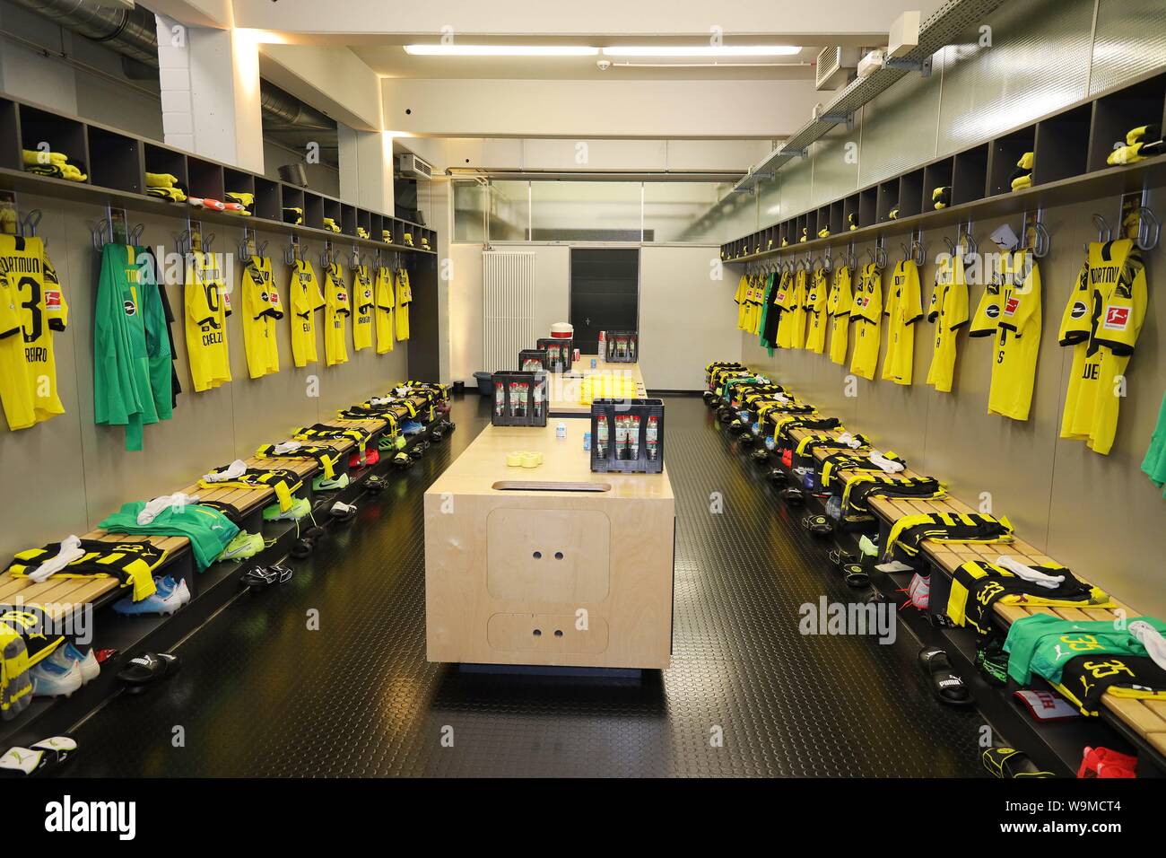 Amazon Original Inside Borussia Dortmund High Resolution Stock Photography  and Images - Alamy