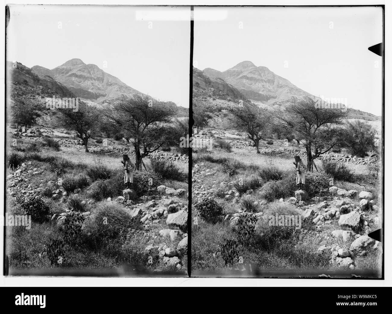 Area around scene Black and White Stock Photos & Images Alamy(00)