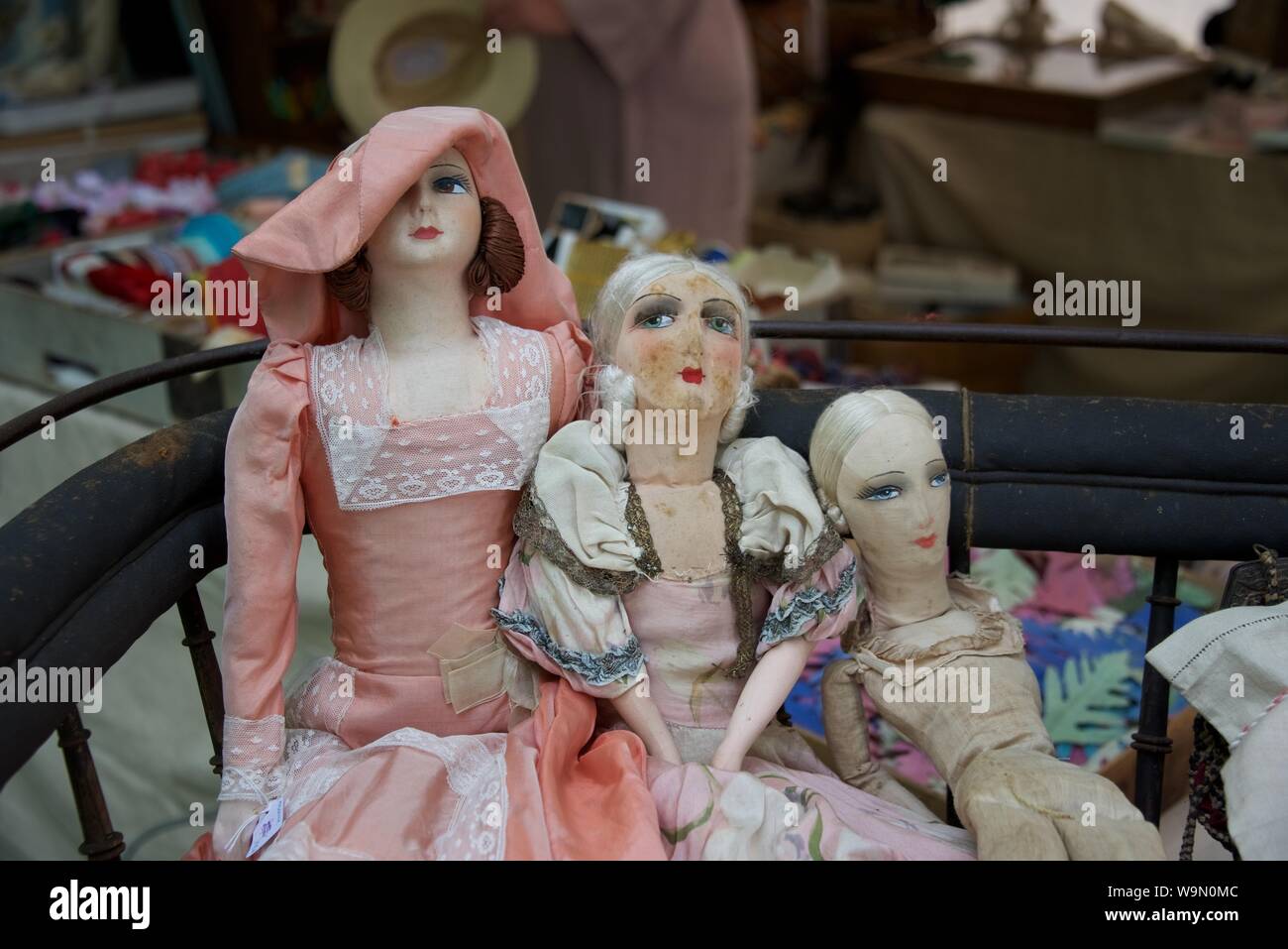 antique doll dealers