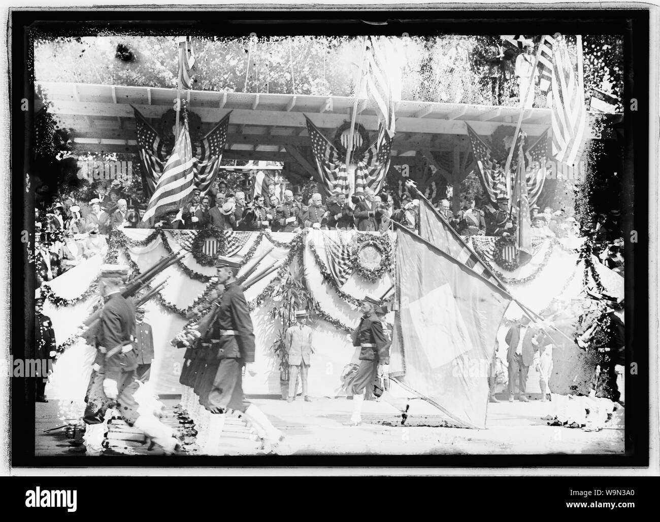 Barry statue unveiling, 1917 Stock Photo Alamy