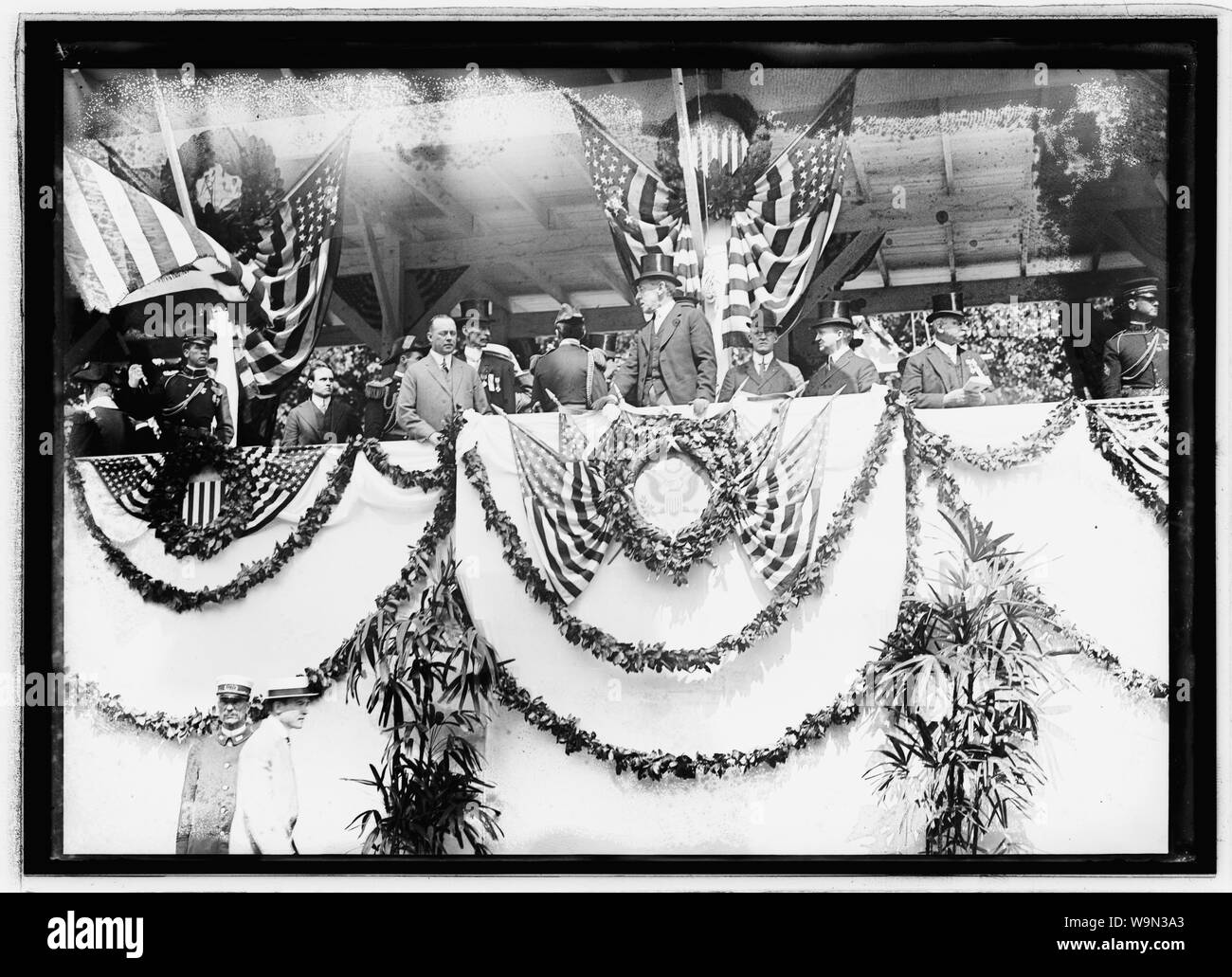 Barry statue unveiling, 1917 Stock Photo Alamy