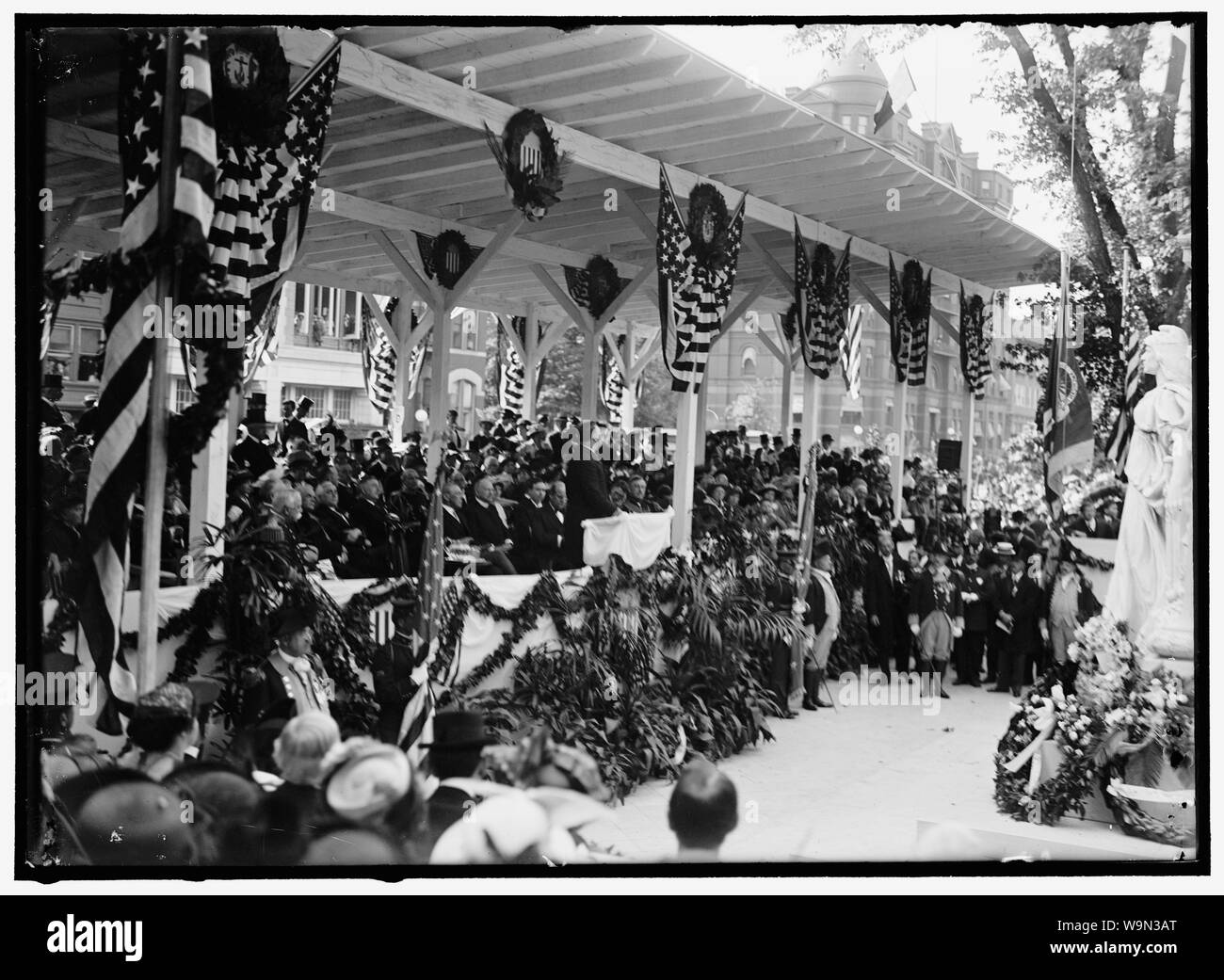 Barry, John. Commodore, U.S.N. His statue unveiled, May 16, 1914; President Woodrow Wilson in front row Stock Photo