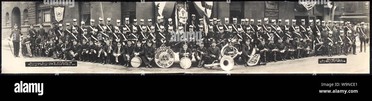 Beaumanoir Commandery #9 - K.T., Decatur, Ill., pilgrammage to Chicago, 31st triennial conclave, 1910 Stock Photo