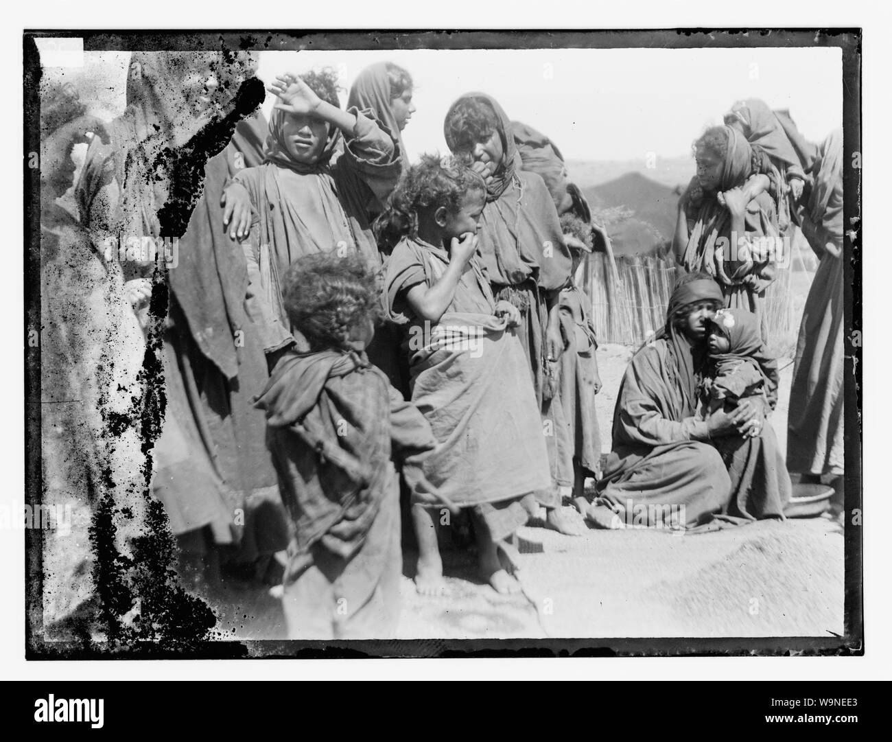 Bedouin women children hi-res stock photography and images - Alamy