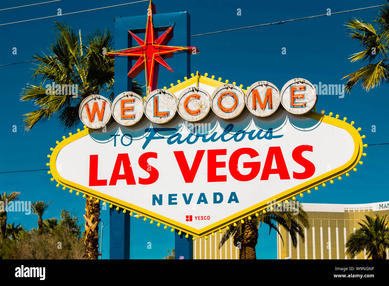 Las Vegas welcome Sign with Vegas Strip in background Stock Photo - Alamy
