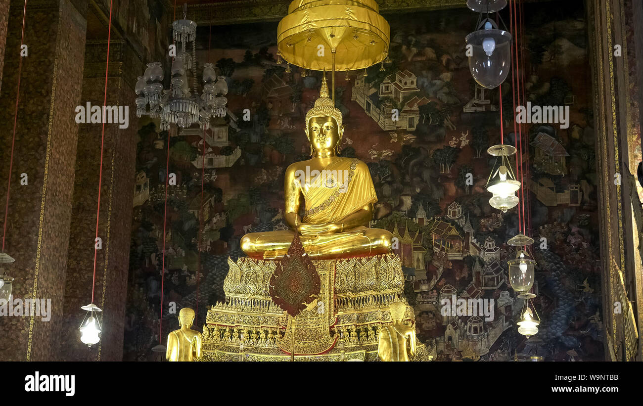 buddha in the ordination hall of wat pho temple, bangkok Stock Photo