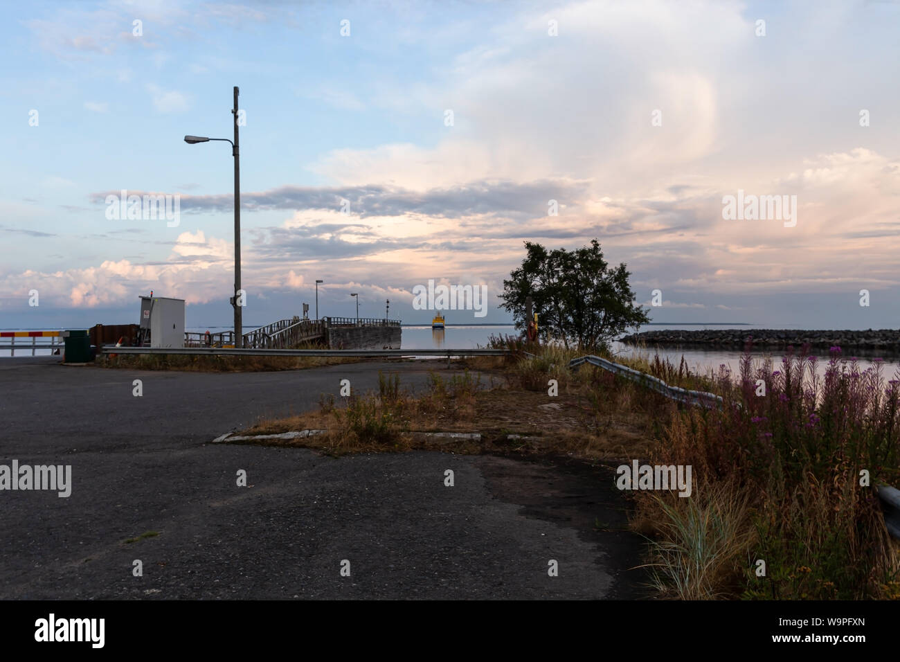 Car ferry coming to the Hailuto harbor,North Ostrobothnia, Finland Stock Photo