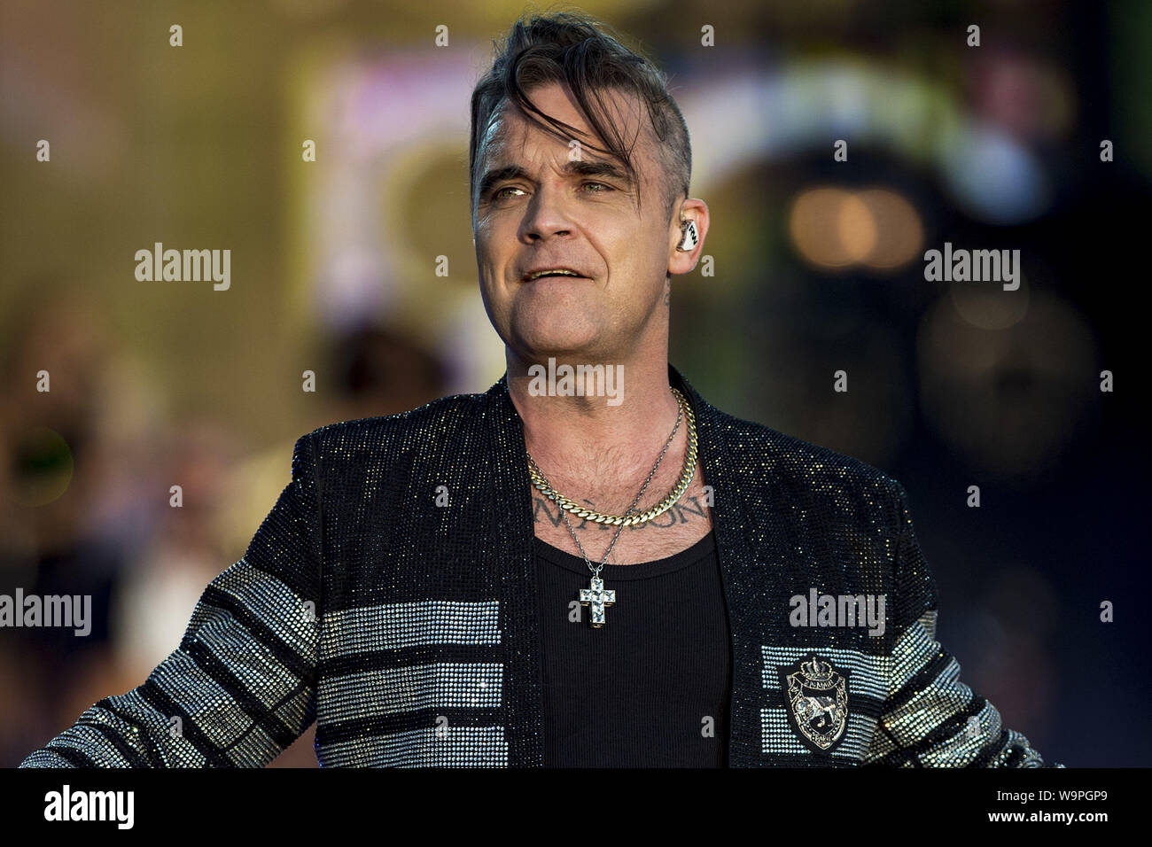 Робби уильямс певец. Роби виьямс. Робби уильямс быть лучше. Робби вильямс 2000 год. Robbie williams певец.