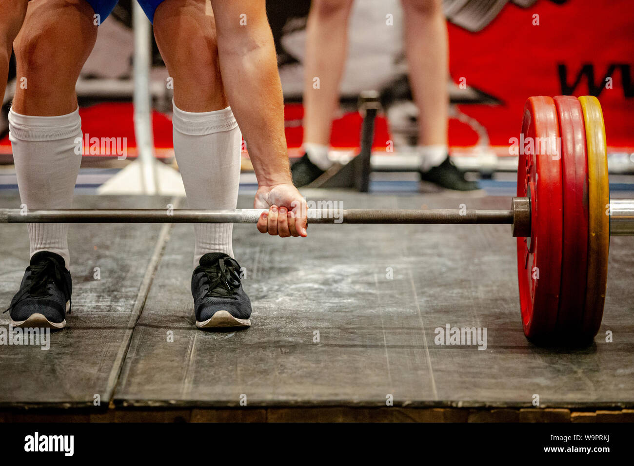 deadlift powerlifting competition powerlifter to perform attempt Stock Photo