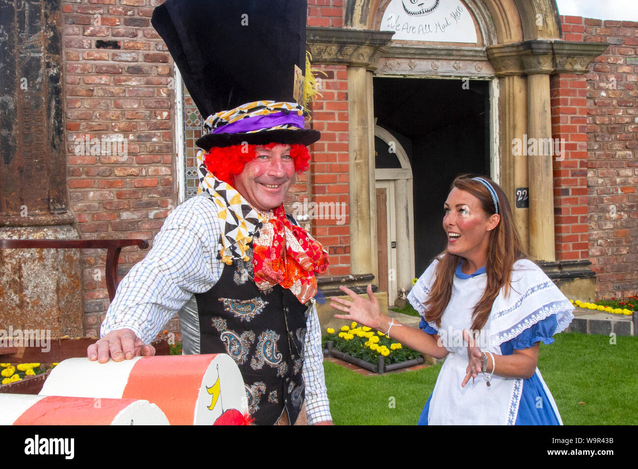 mad hatter costume adults uk