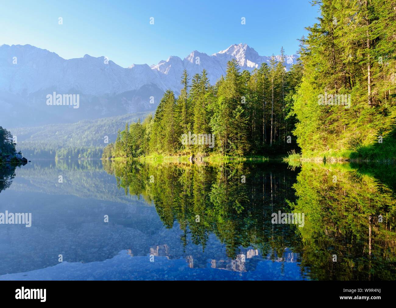 Eibsee lake with Wetterstein range and Zugspitze, near Grainau ...