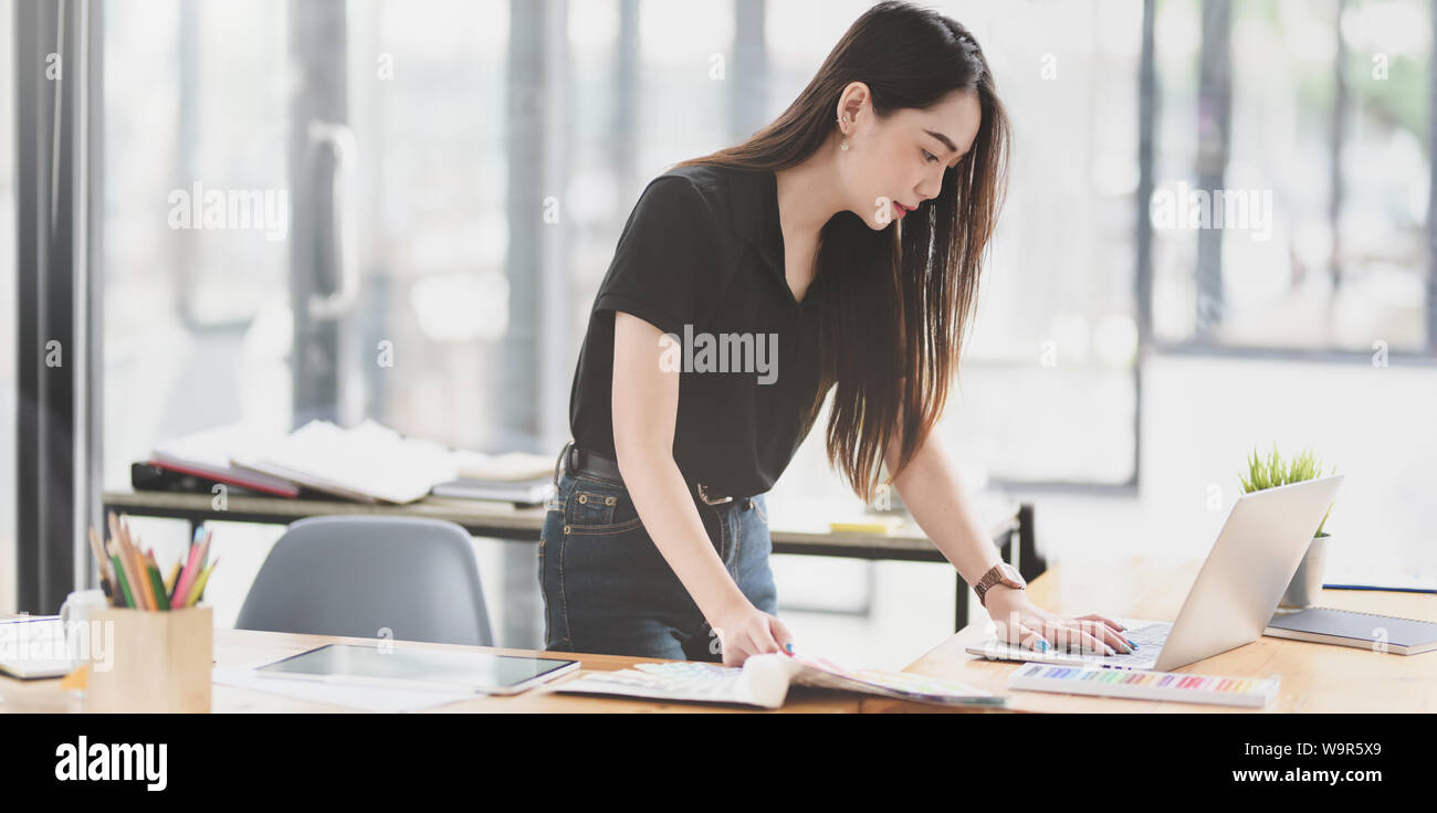 Modern working space hi-res stock photography and images - Alamy