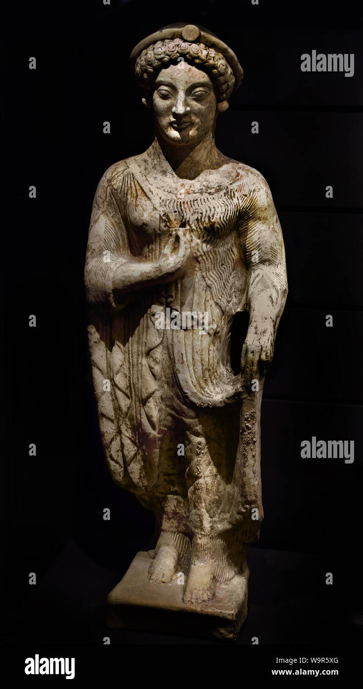 Female Statuette  480-460 BC made in Sicily Medma (Magna Graecia,modern day Italy, 550-525 BC Stock Photo