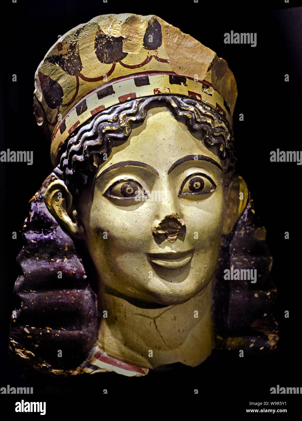 Polychrome greek sculpture hi-res stock photography and images - Alamy